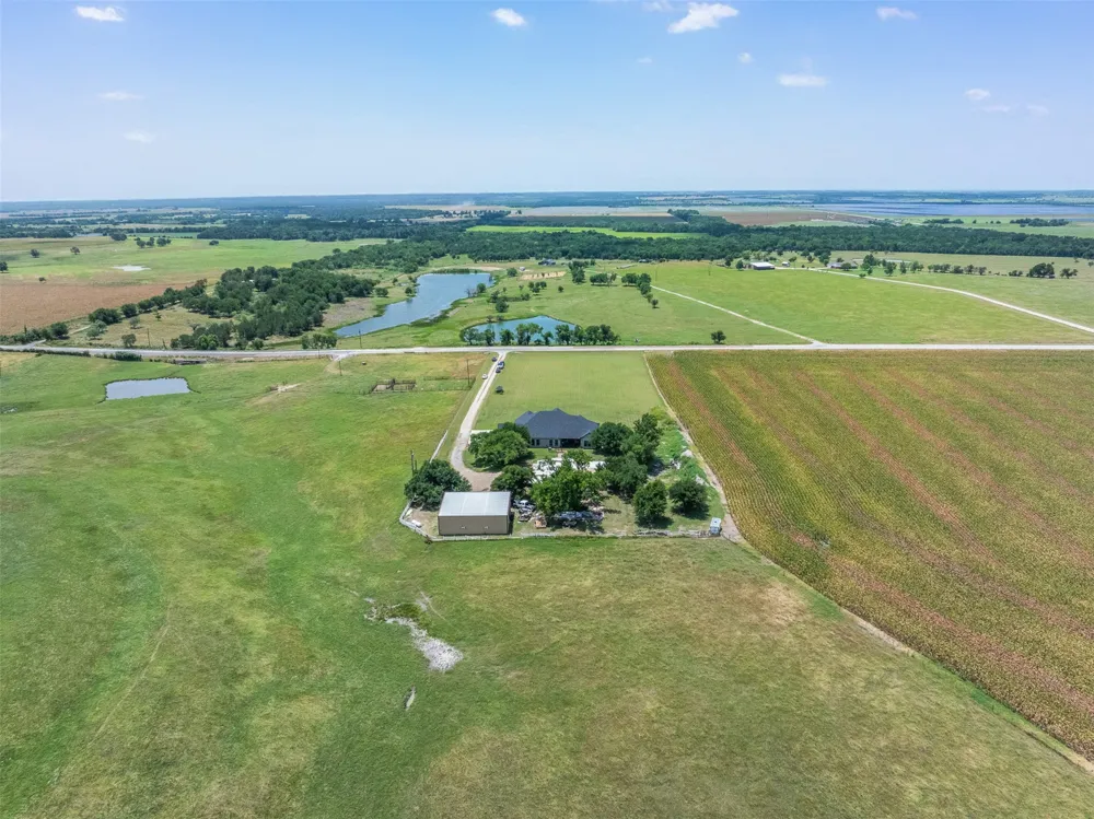 6021 Fm 1915 Buckholts, TX 76518
