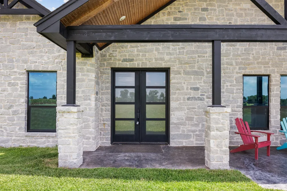 6021 Fm 1915 Buckholts, TX 76518