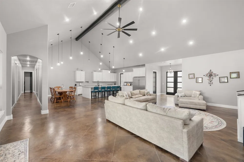 6021 Fm 1915 Buckholts, TX 76518