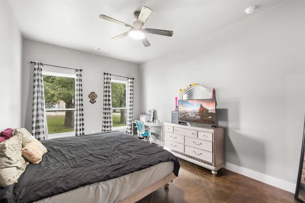 6021 Fm 1915 Buckholts, TX 76518