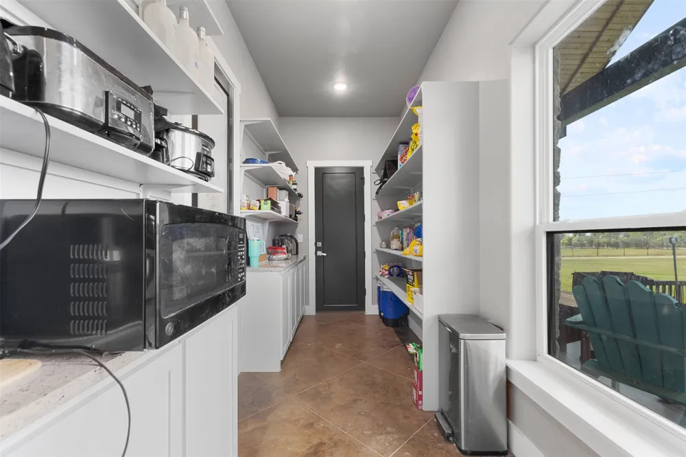 6021 Fm 1915 Buckholts, TX 76518