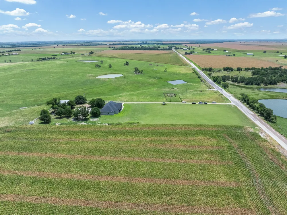 6021 Fm 1915 Buckholts, TX 76518