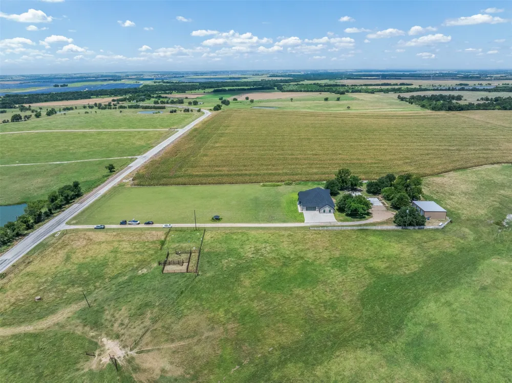 6021 Fm 1915 Buckholts, TX 76518
