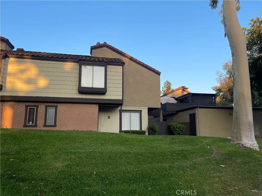 9386 Mesa Verde DR #B Montclair, CA 91763