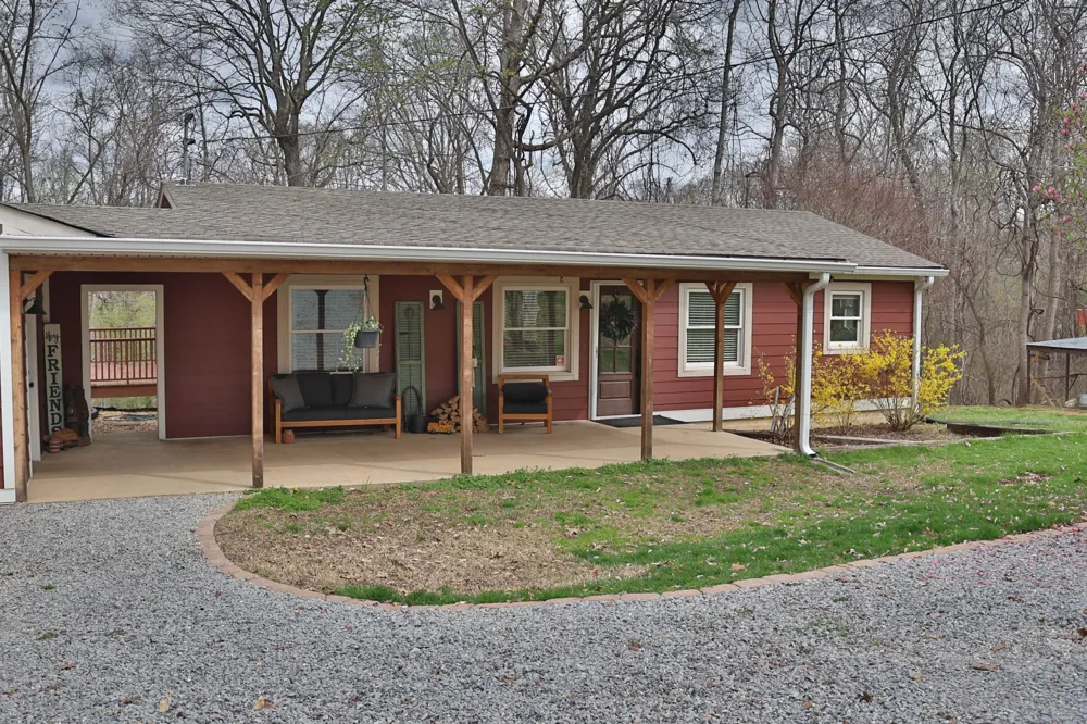 1660 Leatherwood Rd White Bluff, TN 37187