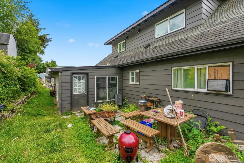 2411 Burcham Street Kelso, WA 98626