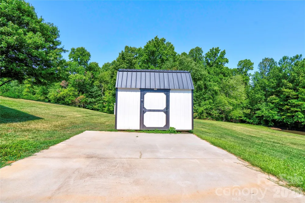 3010 Eaker Drive Cherryville, NC 28021
