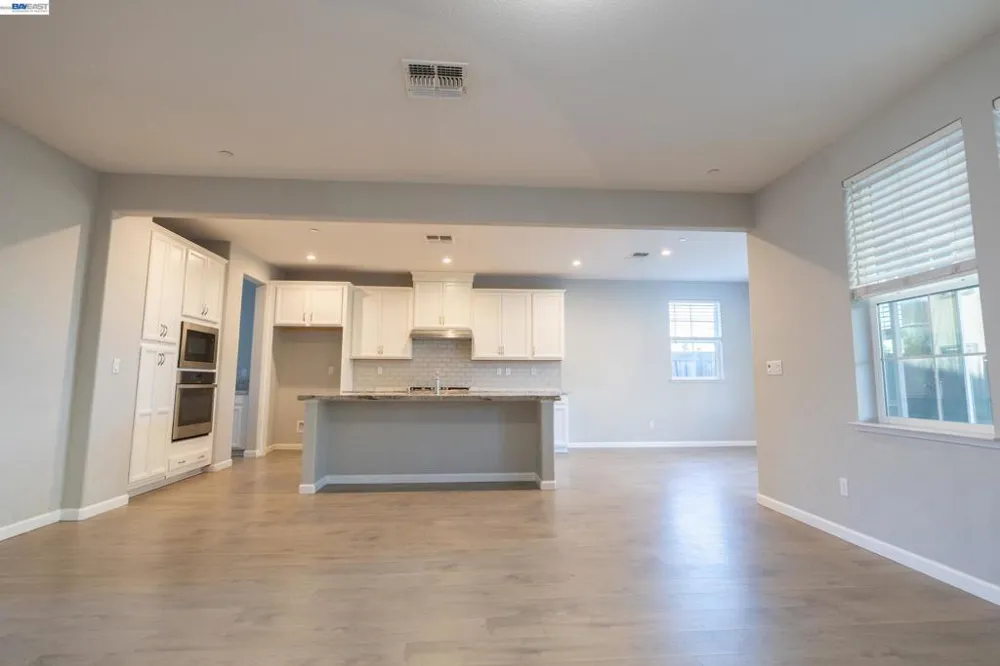 10400 Montaria Way Elk Grove, CA 95757