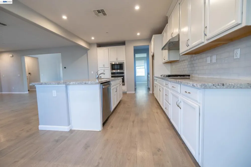 10400 Montaria Way Elk Grove, CA 95757