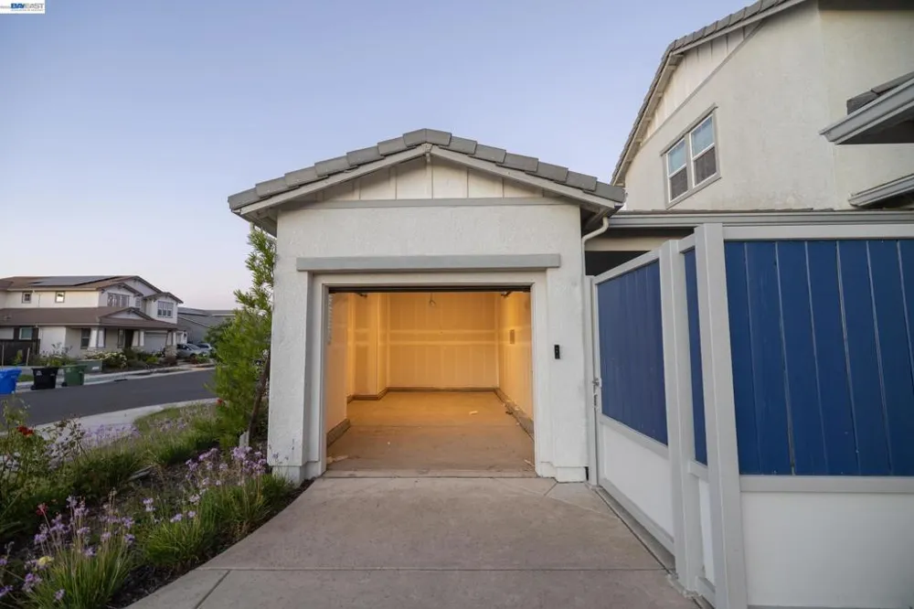 10400 Montaria Way Elk Grove, CA 95757
