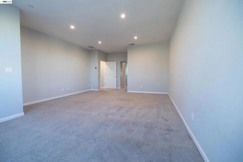 10400 Montaria Way Elk Grove, CA 95757