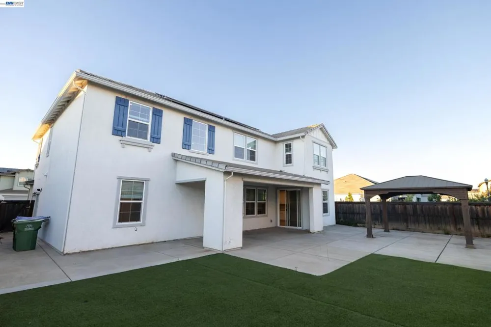 10400 Montaria Way Elk Grove, CA 95757