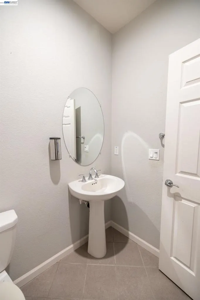 10400 Montaria Way Elk Grove, CA 95757