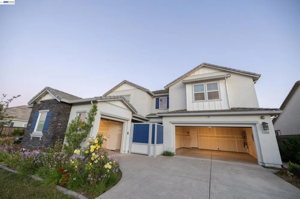 10400 Montaria Way Elk Grove, CA 95757