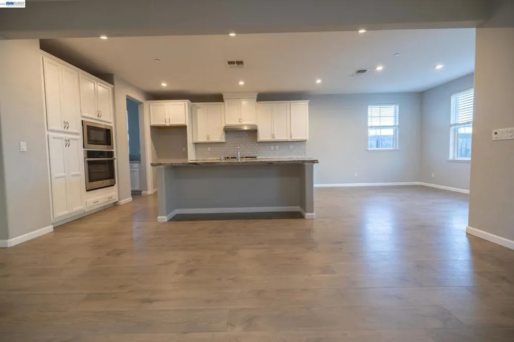 10400 Montaria Way Elk Grove, CA 95757