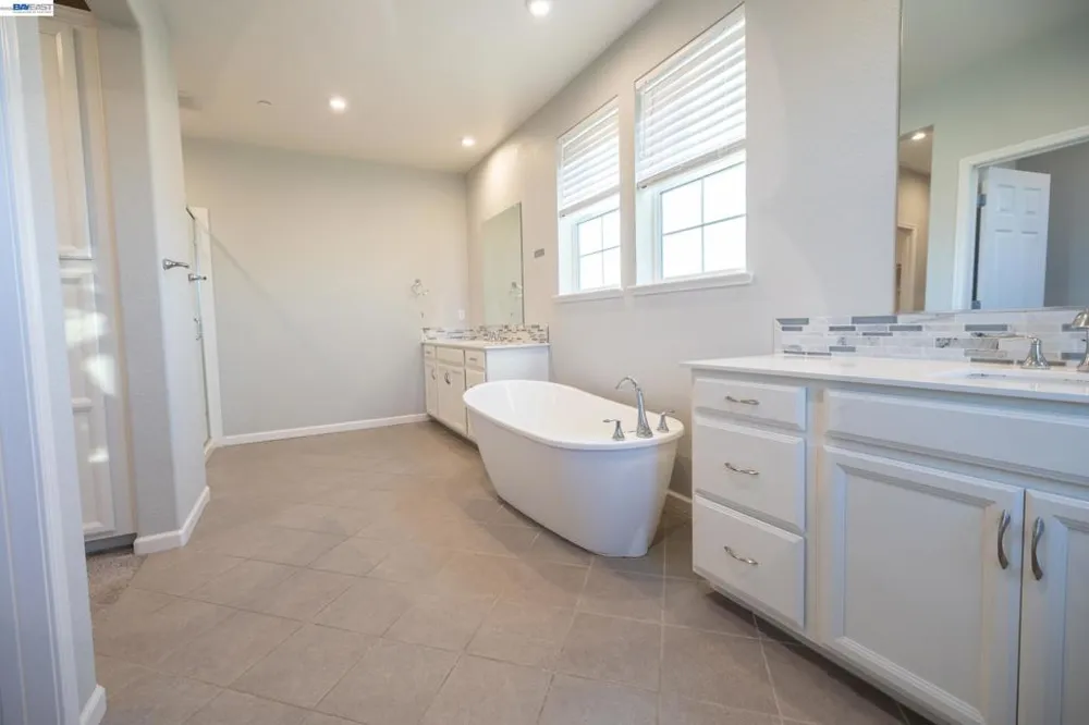 10400 Montaria Way Elk Grove, CA 95757