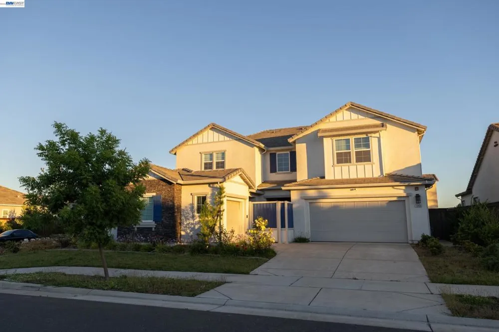 10400 Montaria Way Elk Grove, CA 95757