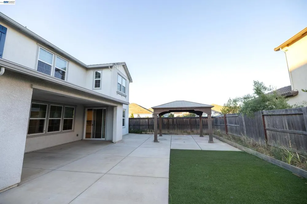 10400 Montaria Way Elk Grove, CA 95757