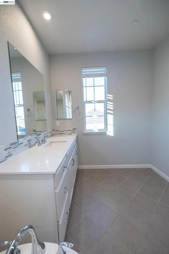 10400 Montaria Way Elk Grove, CA 95757