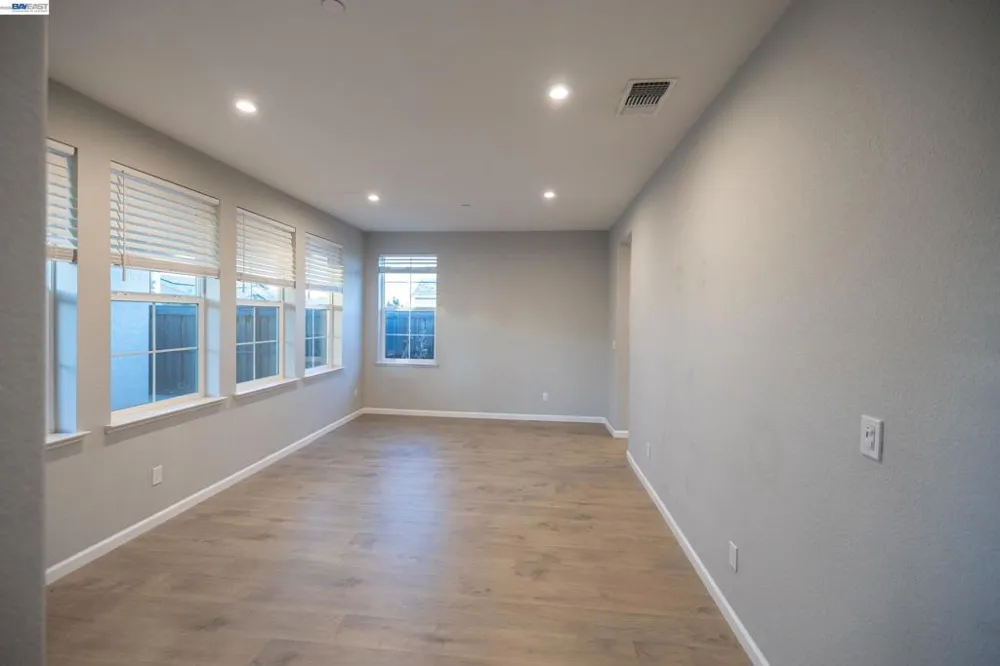 10400 Montaria Way Elk Grove, CA 95757