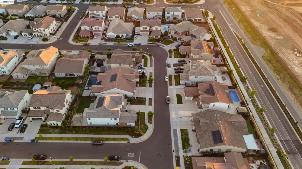 10400 Montaria Way Elk Grove, CA 95757