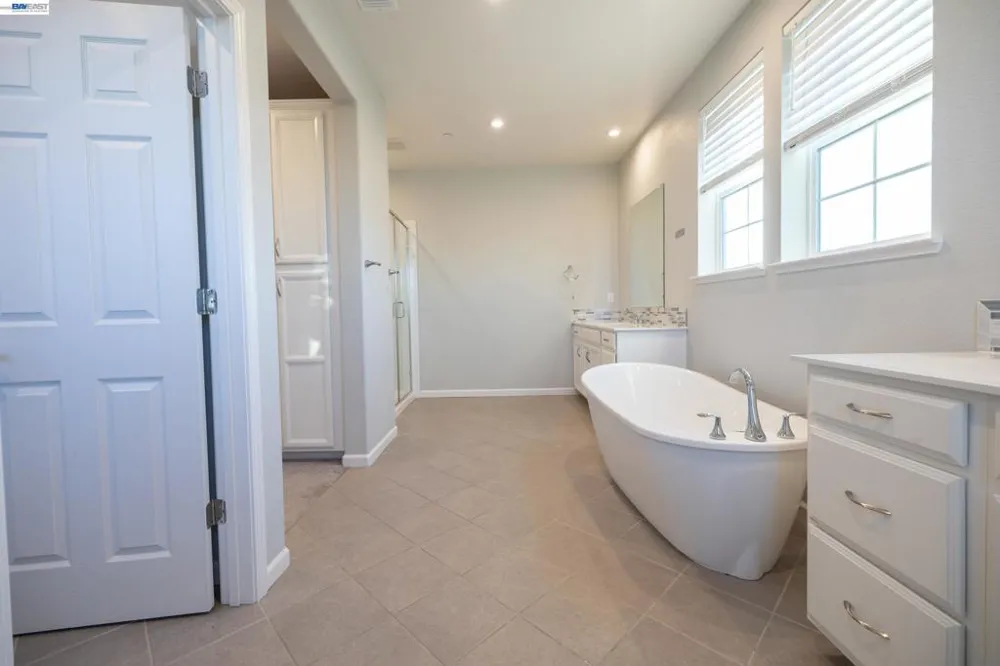 10400 Montaria Way Elk Grove, CA 95757