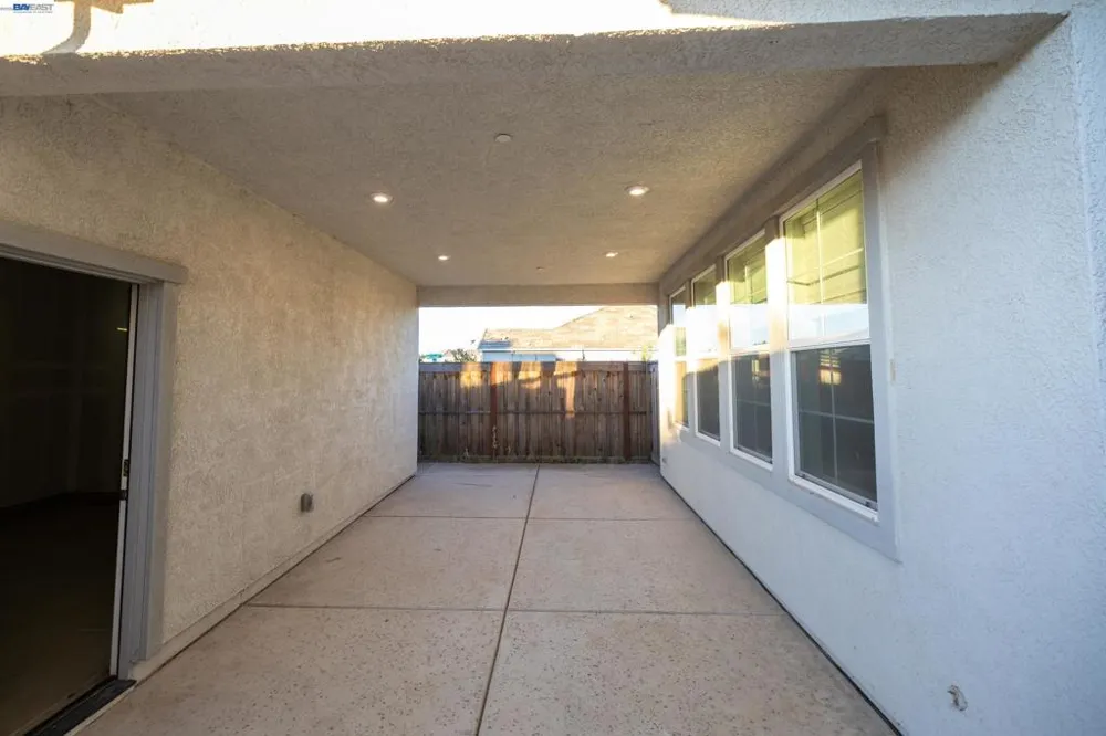 10400 Montaria Way Elk Grove, CA 95757