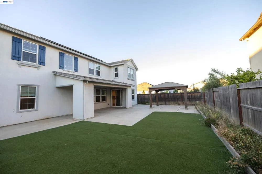 10400 Montaria Way Elk Grove, CA 95757