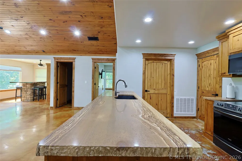 117051 S 4238 ROAD Eufaula, OK 74432