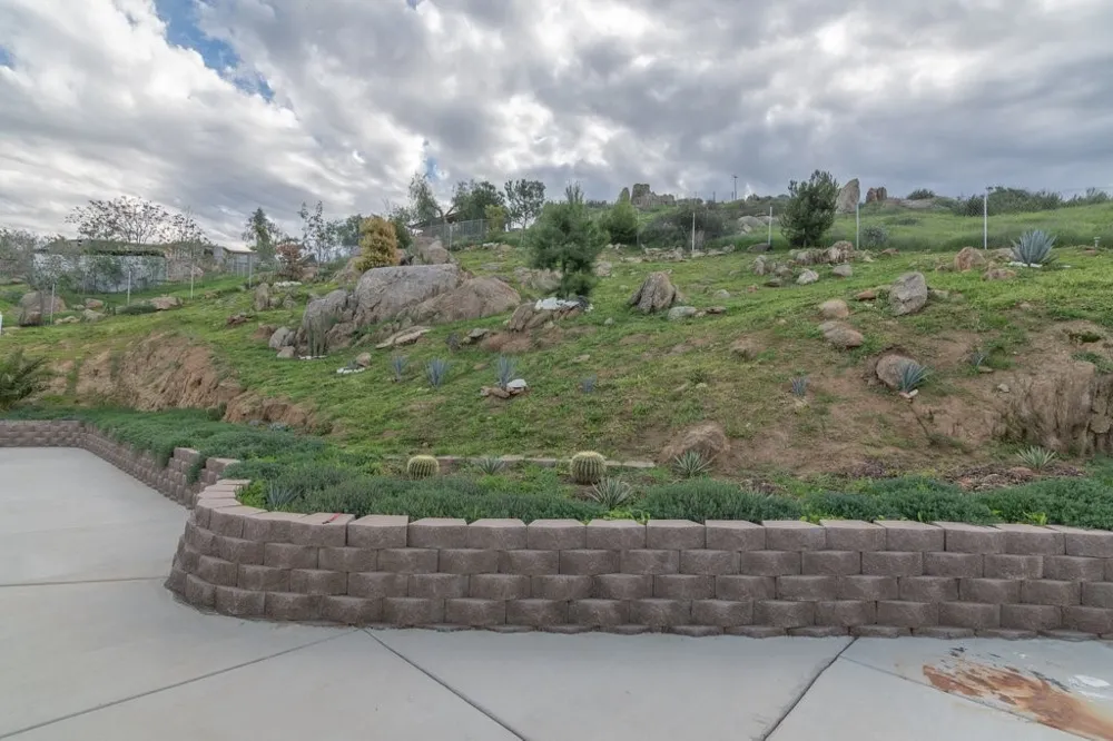 26460 Dale Hemet, CA 92545