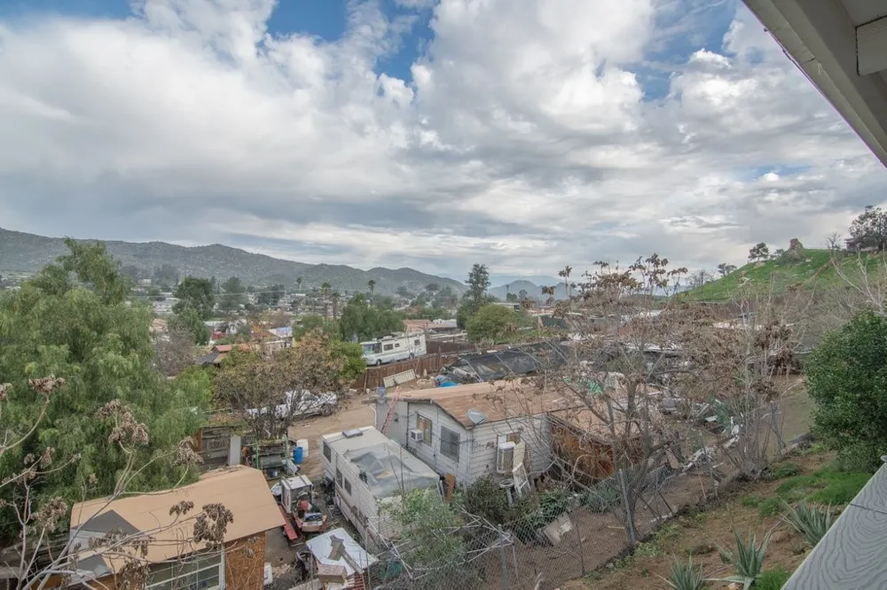 26460 Dale Hemet, CA 92545