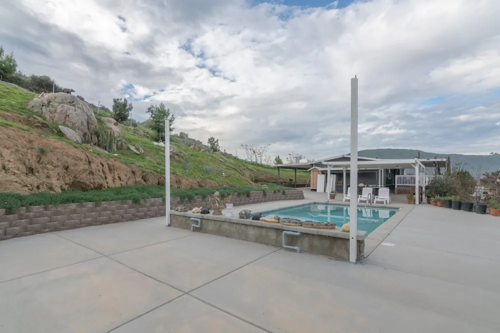 26460 Dale Hemet, CA 92545
