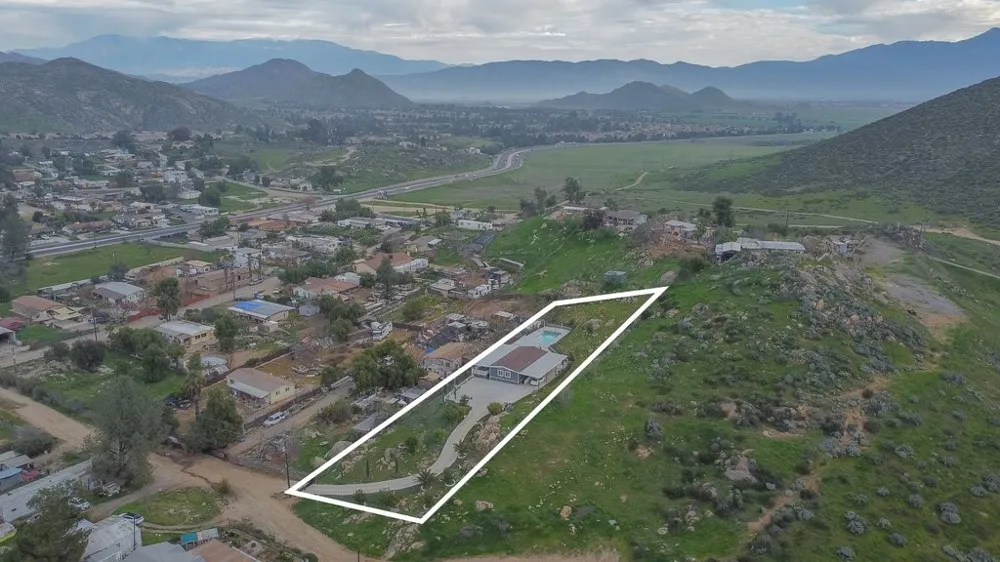 26460 Dale Hemet, CA 92545