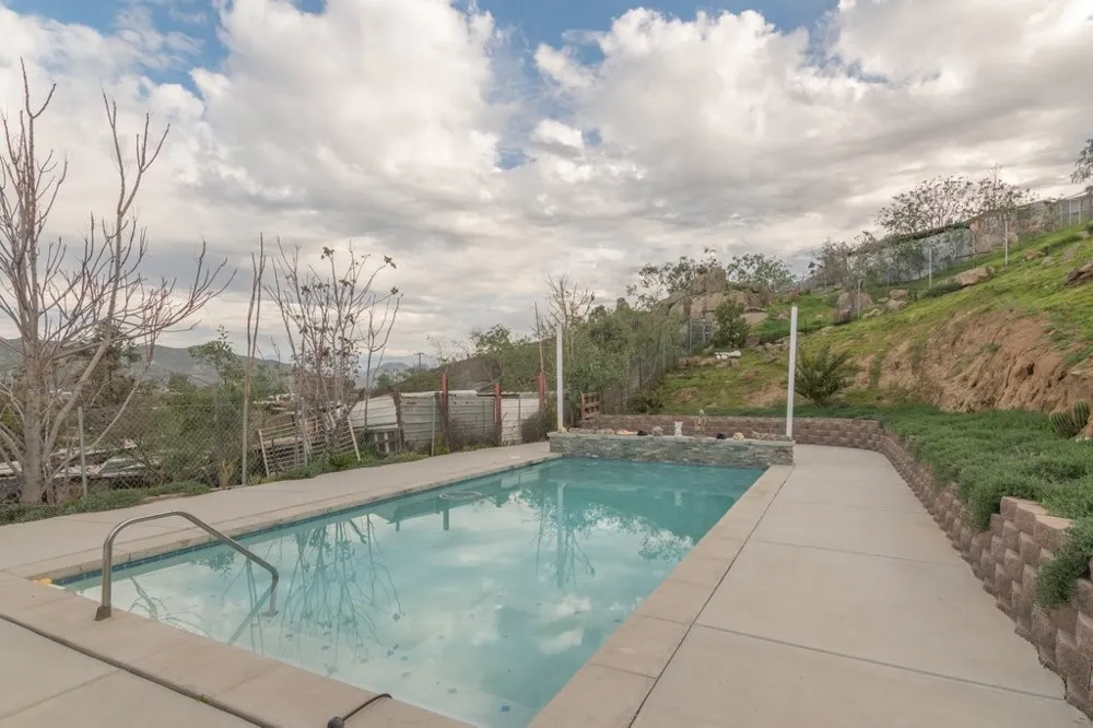 26460 Dale Hemet, CA 92545