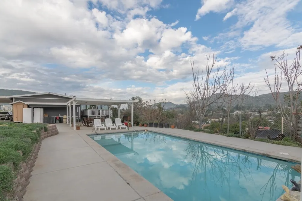 26460 Dale Hemet, CA 92545