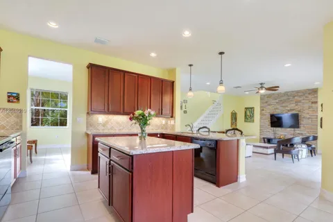 8185 Fiera Ridge Dr