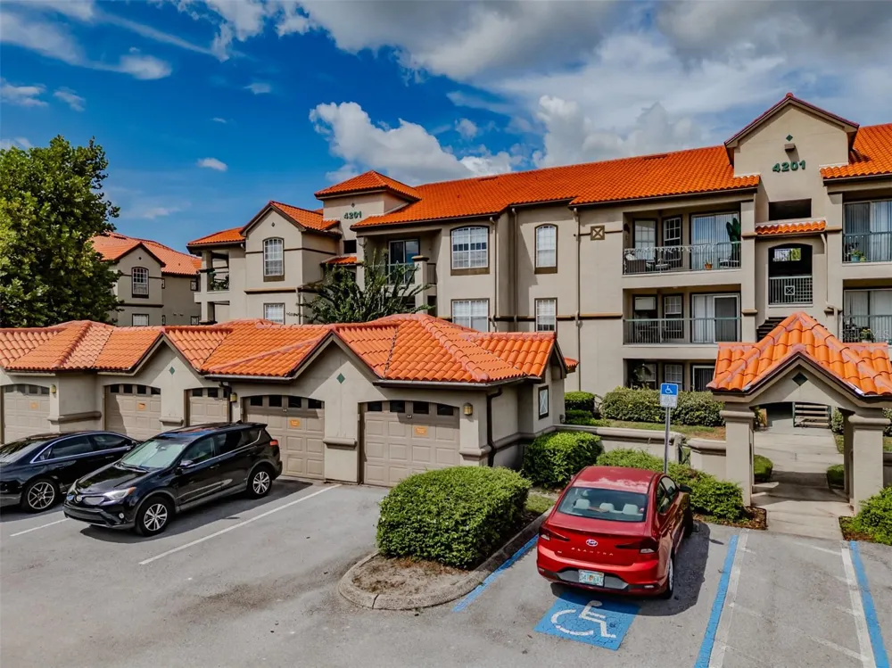 4201 WOODSTORKS WALK WAY #3302 Lutz, FL 33558