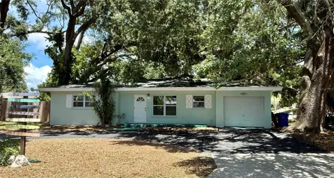 677 OAKWOOD DRIVE