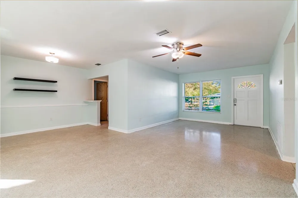677 OAKWOOD DRIVE Dunedin, FL 34698