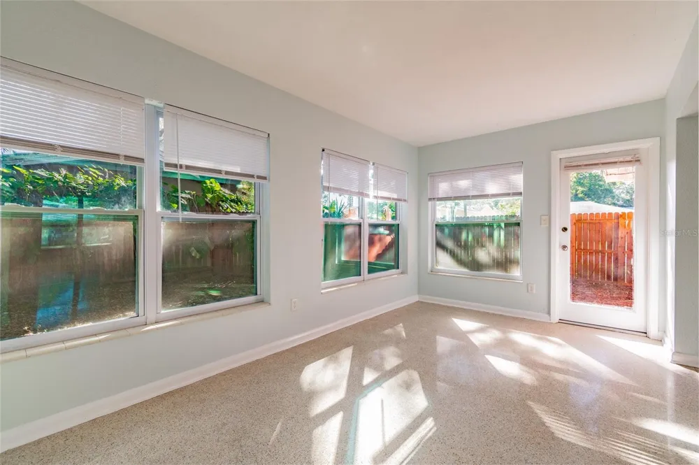677 OAKWOOD DRIVE Dunedin, FL 34698