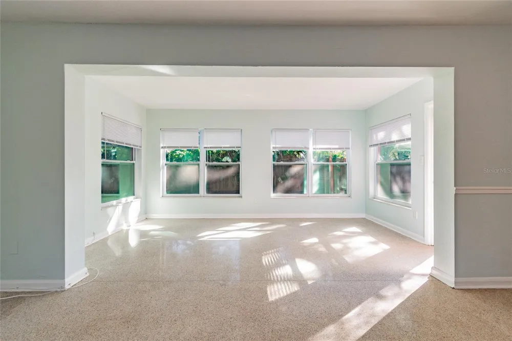 677 OAKWOOD DRIVE Dunedin, FL 34698