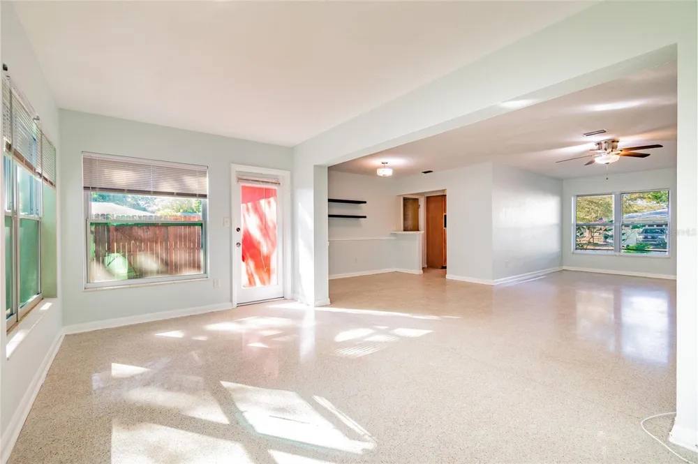 677 OAKWOOD DRIVE Dunedin, FL 34698