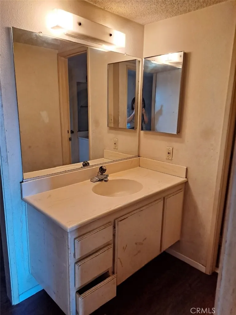 1047 E Huntington Drive #C Monrovia, CA 91016