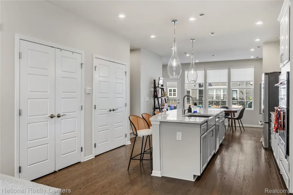 212 S Sydney Court Plymouth City, MI 48170