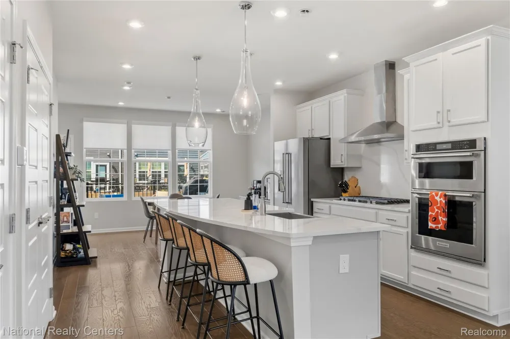 212 S Sydney Court Plymouth City, MI 48170
