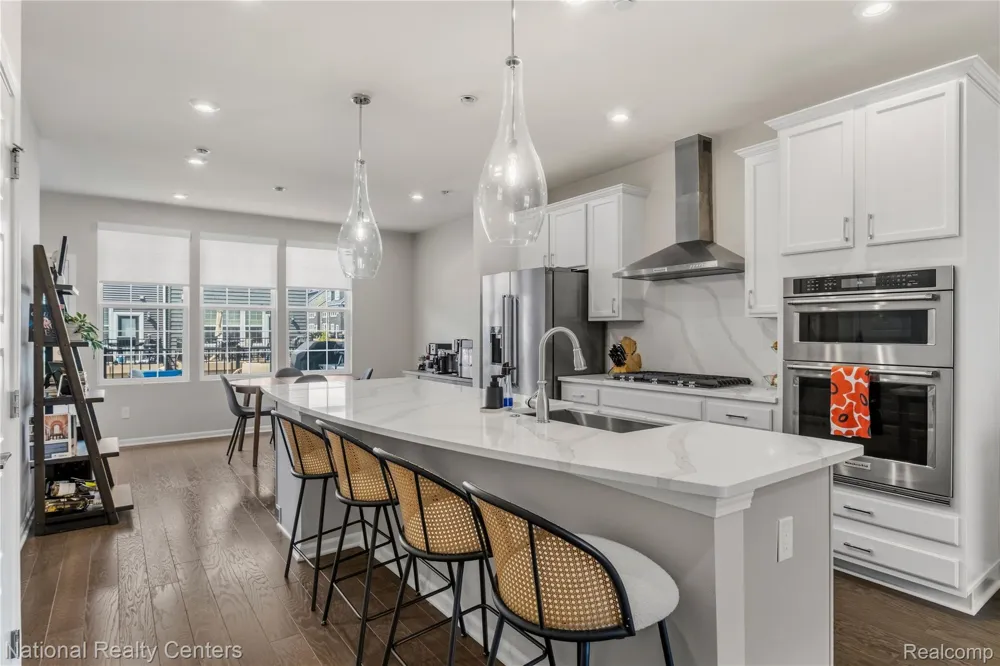 212 S Sydney Court Plymouth City, MI 48170