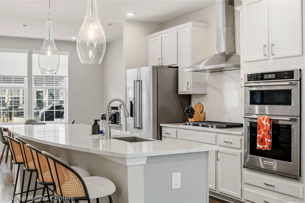 212 S Sydney Court Plymouth City, MI 48170