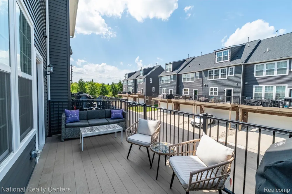 212 S Sydney Court Plymouth City, MI 48170