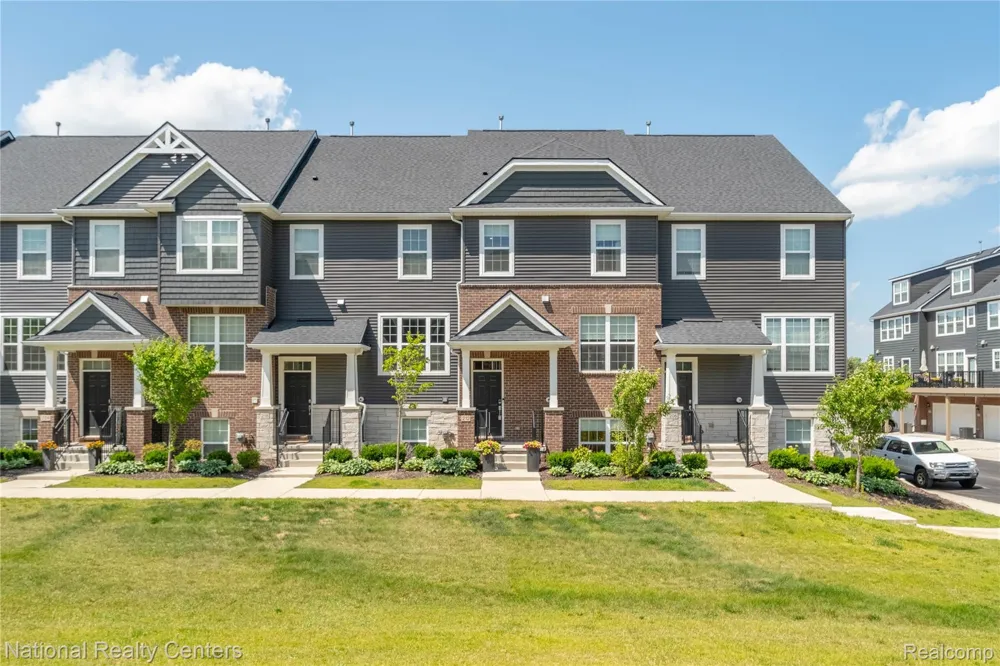 212 S Sydney Court Plymouth City, MI 48170