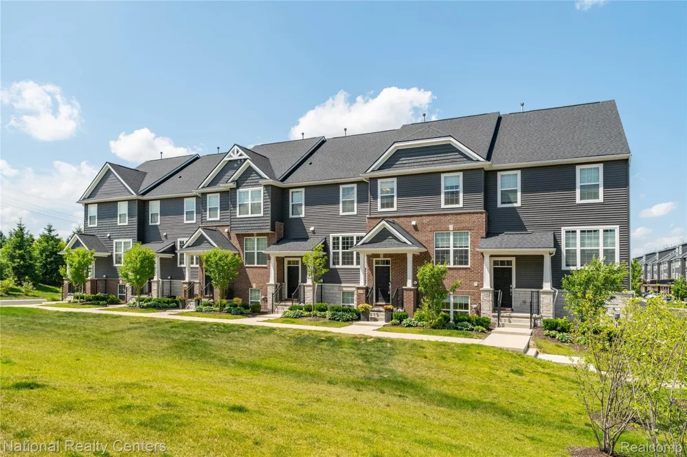 212 S Sydney Court Plymouth City, MI 48170